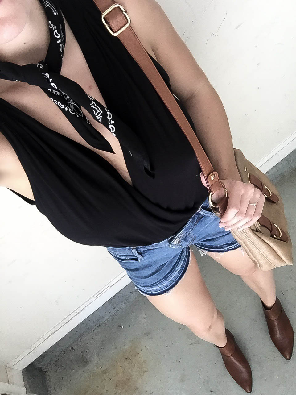 urbanoutfitters_neck_scarf_blog_style