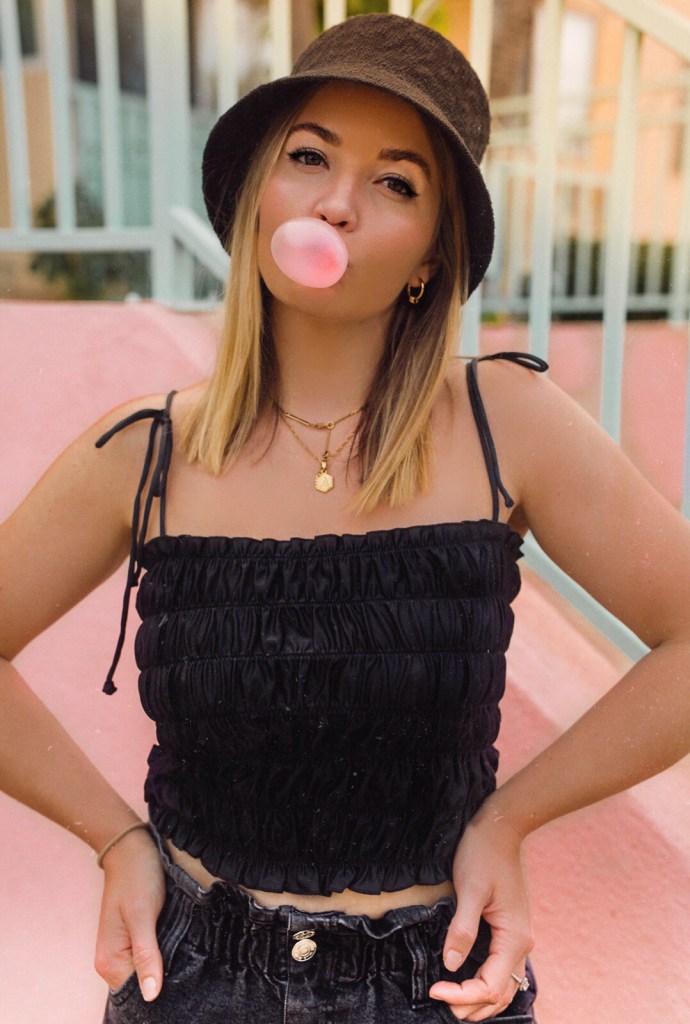 90s-style-outfit-trends-2019-pinterest-instagram