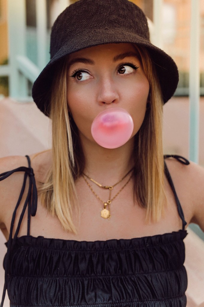 bucke_hat_style-90s-outfit-trends-2019-pinterest-instagram